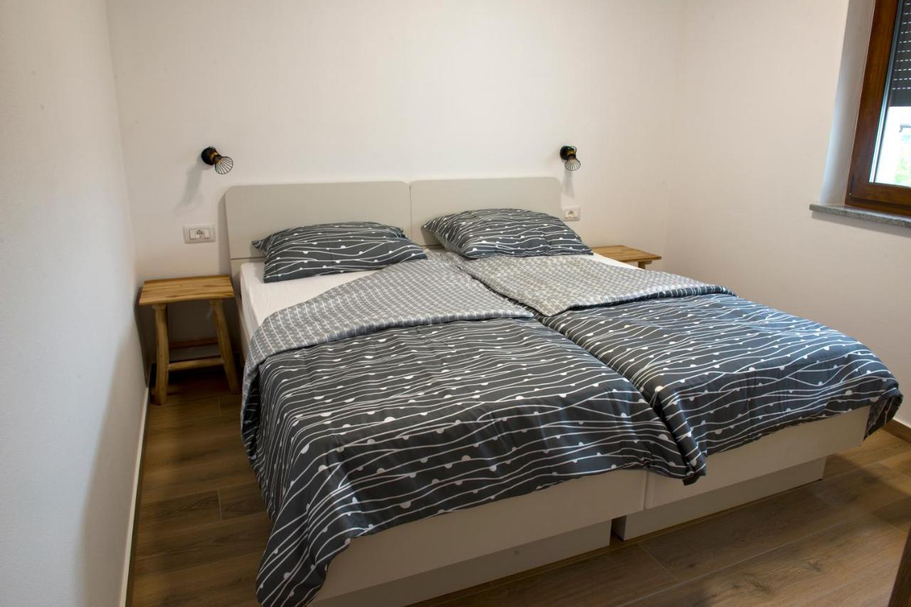 Apartmaji Tanto Malovse Crnice Экстерьер фото